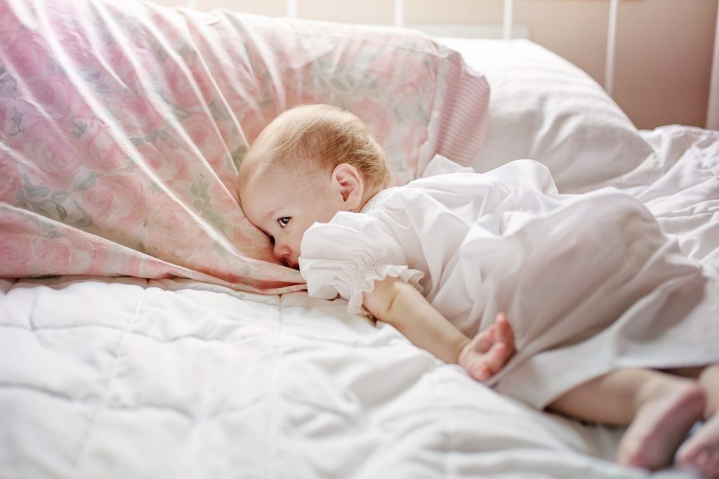 niño duerme bien