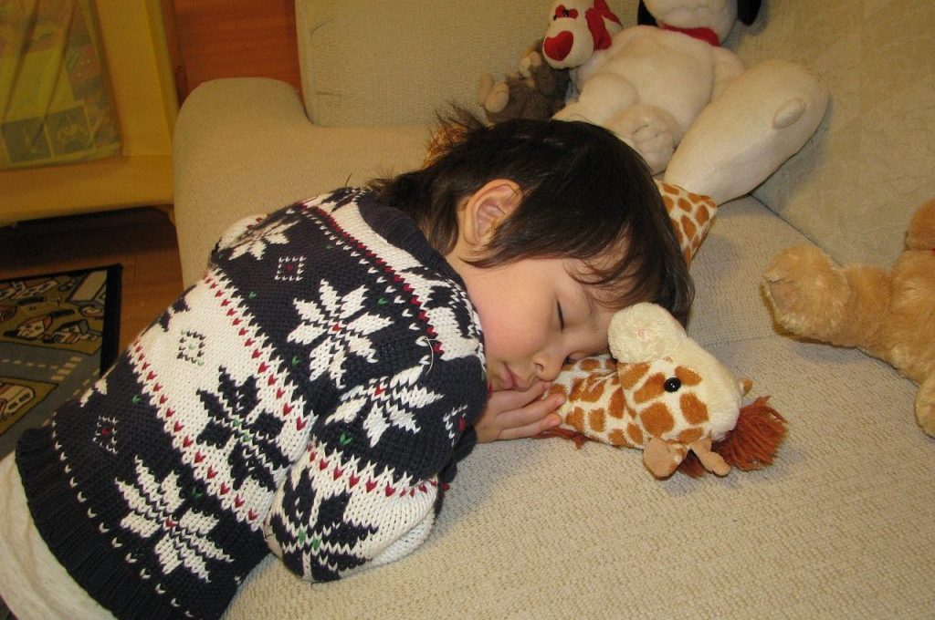 ¡Mi hijo está siempre cansado! Fatiga infantil: causas, síntomas y cómo tratarla
