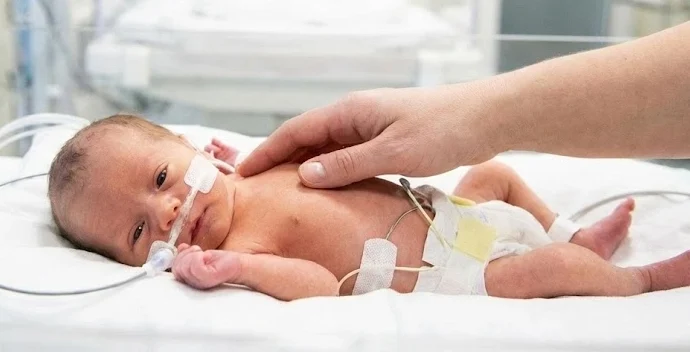 Lituania refuerza el apoyo a bebés prematuros con políticas centradas en las familias