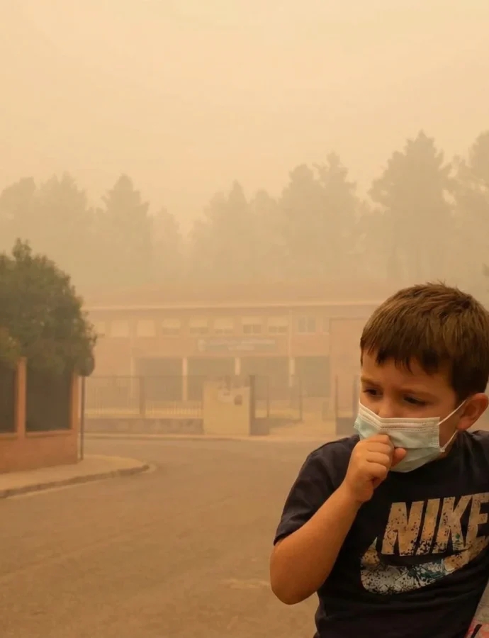 El humo de incendios forestales afecta con especial dureza a los niños