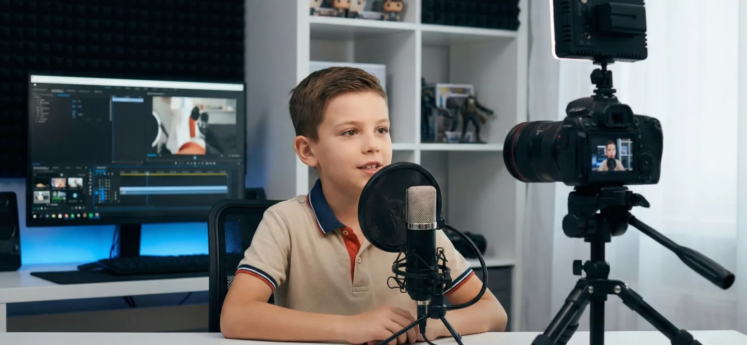 El Gobierno quiere que los niños youtubers e instagramers trabajen con contrato y no solo con sus padres