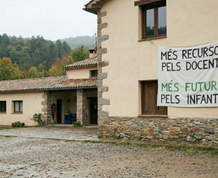 centros-cataluna-eliminar-colonias-salidas-ACTUALIDAD